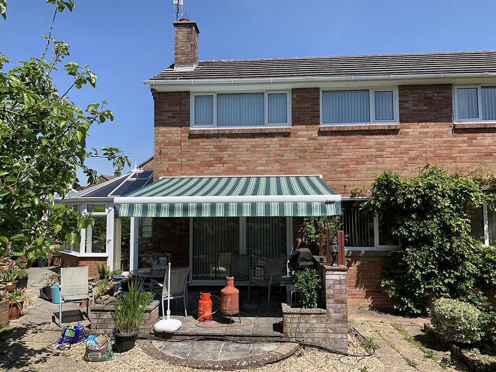 Professional Awnings experts in Dawlish