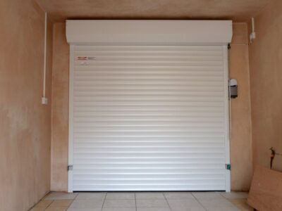 Professional Gallery contractors near Exeter