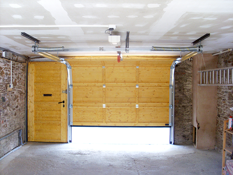 Local Garage Door Repairs in Totnes